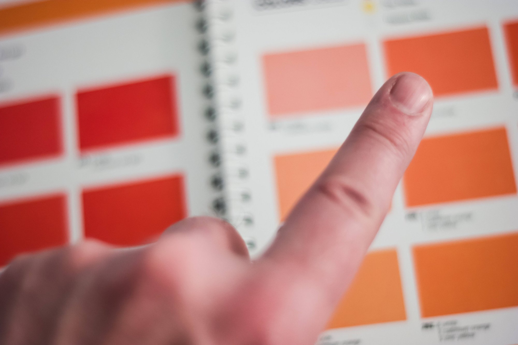 Calendar-PointingFinger-pexels-steve-johnson-977246